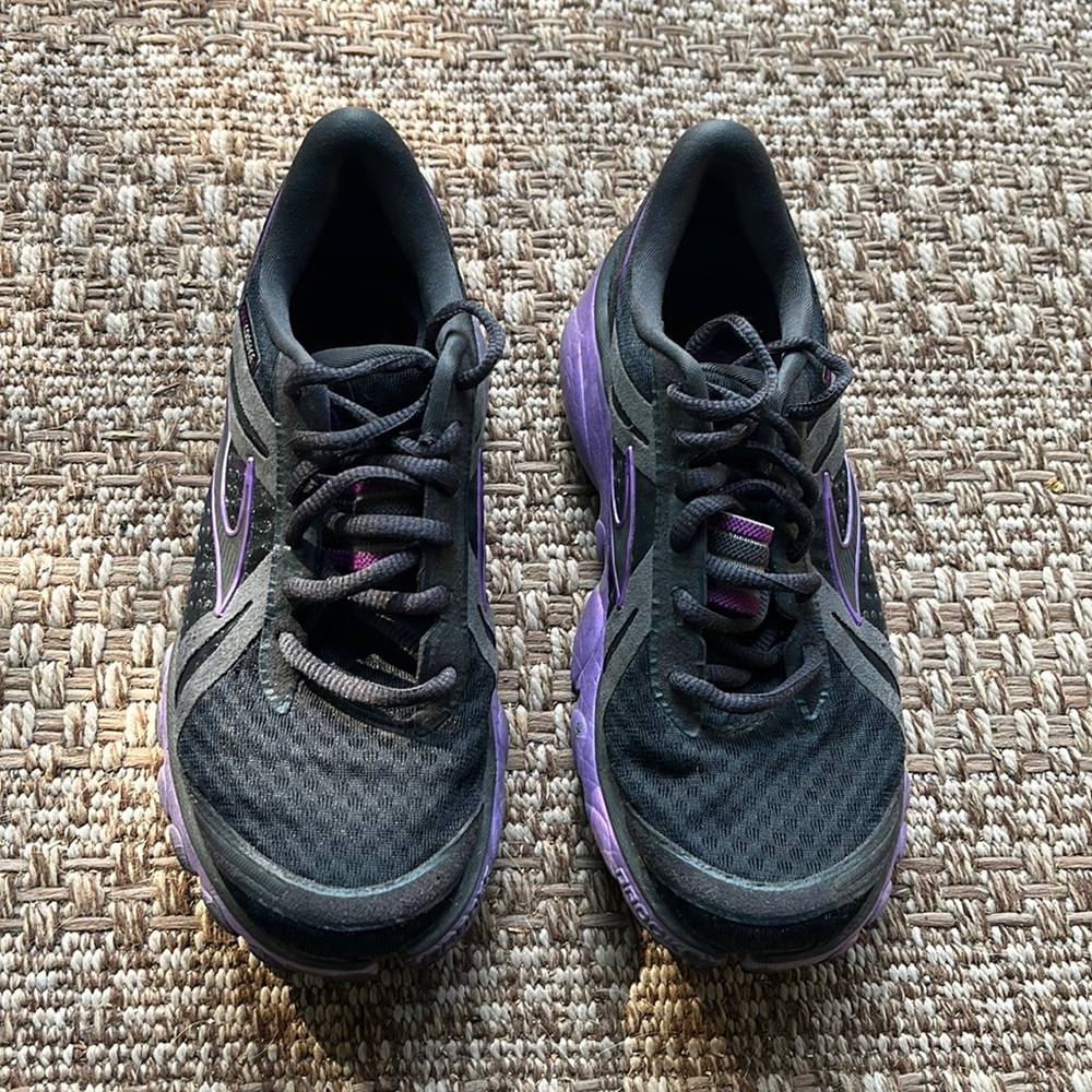 Brooks Pure codence running shoes